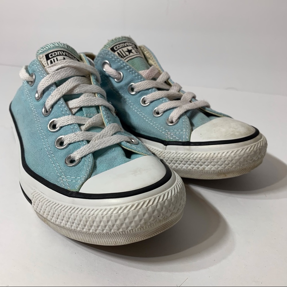 EUC Converse Chuck Taylor All Star blue sneakers